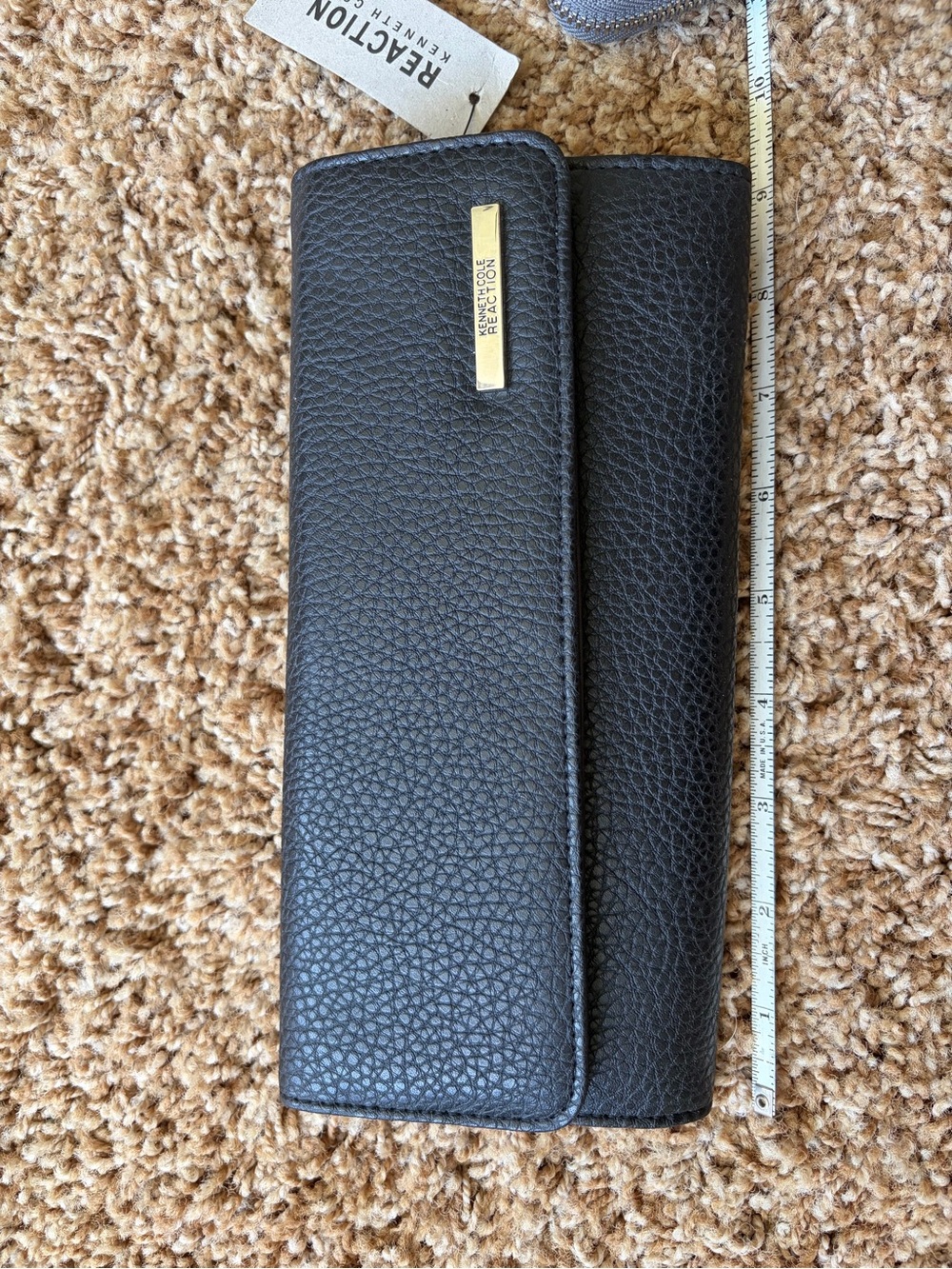 Kenneth Cole Black Pebble-Grain Money Clip Wallet with Gold-Tone Plaque